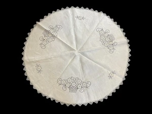 Handbestickte runde Tischdecke Blumenkörbe & Spitze Strickkante Leinen 36 Zoll - Bild 1 von 10