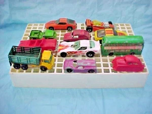 11 COCHES DE JUGUETE DE COLECCIÓN DE PLÁSTICO Y METAL TALLA MATCHBOX - Imagen 1 de 6