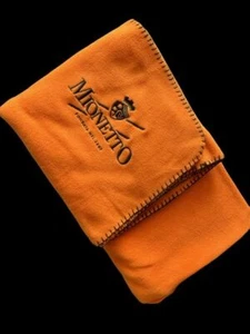 Mionetto Fleecedecke Orange Kuschel Decke, NEU, Original mit schöner Stickerei - Bild 1 von 1
