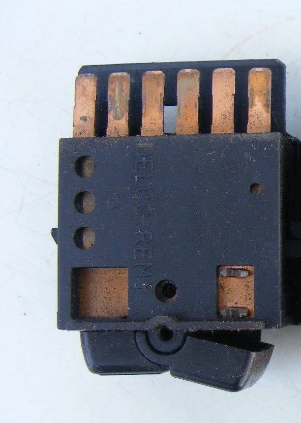 Jeep Grand Wagoneer Headlight Switch - Image 1 of 1