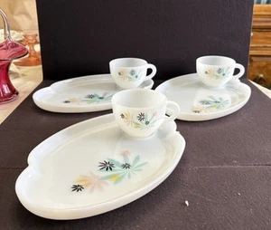 Vintage Federal Glass Atomic Flower Milk Glass Patio Snack Set Of 3 - Picture 1 of 2