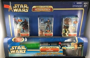 STAR WARS AOTC ELECTRÓNICO SABLE DE LUZ JEDI VERDE PAQUETE DE ACCIÓN HASBRO 2002 NISB - Imagen 1 de 6