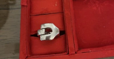Fine Sterling Silver Ring 925 Sz 6 - Image 1 of 4