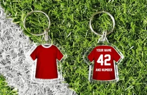 LIVERPOOL personalised t-shirt keyring. Add your own name and number. retro - Picture 1 of 15