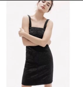 Neu mit Etikett J Crew geprägtes Blumenkleid schwarz 4 Tall - Bild 1 von 12