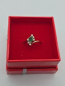 Anello in oro 14 kt con smeraldi e diamanti misura 6 - Foto 1 di 7