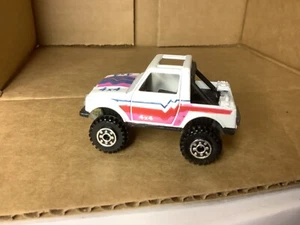 Hot Wheels Street Roader SUZUKI SAMURAI Tracker 4X4 como en la foto suelto sin paquete - Imagen 1 de 4