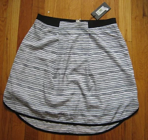 Armani Exchange kurzer Rock, schwarz/weiß, Gr: 6 (orig. 78 $) - Bild 1 von 2