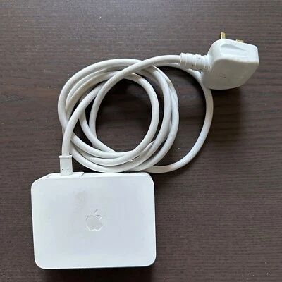 Apple HD Cinema Display 65w Power Adapter for 20" Display + POWER CABLE X 1 - Image 1 of 3