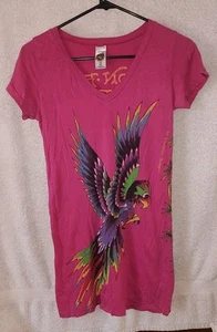 Ed Hardy Damen rosa Sittich Design Halbarm V-Ausschnitt T-Shirt Größe Medium - Bild 1 von 3