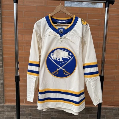 Nuevo Auténtico Adidas Buffalo Sabres Talla 52 | Heritage Classic | Jersey en Blanco Foto 1 de 4
