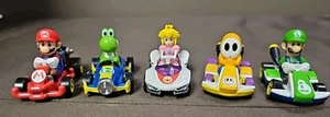 Set 5 Hot Wheels Diecast '18 Mario Kart~Mario/Yoshi/Pesca/Yellow Timid Guy/Luigi - Foto 1 di 16