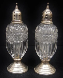 Juego de sal y pimienta de 4,5" con peso de cristal y ley Sheffield Silver Co - Imagen 1 de 3