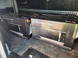 LG 1.8-cu ft 1000-Watt 29.88-in Over-the-Range Microwave with Sensor Cooking - Picture 1 of 4