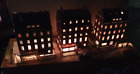 DIORAMA Stadt-Häuser Gebäude Kullisse mit Licht auf Holz  1:87 Spur H0 Eisenbahn