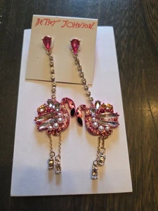 Betsey Johnson rosa Flamingo Kristall & Kunstperlen Ohrhänger Neu mit Etikett - Bild 1 von 3