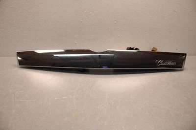 Cadillac SRX 2010 2016 panel de moldura trasero cromado moldeado con cámara Foto 1 de 4