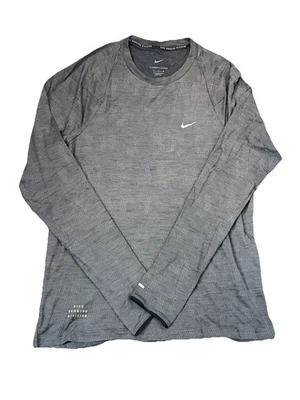 Camiseta Top Nike Running Division Therma-FIT ADV Gris FZ1125-010 Para Hombre Talla Mediana Foto 1 de 4
