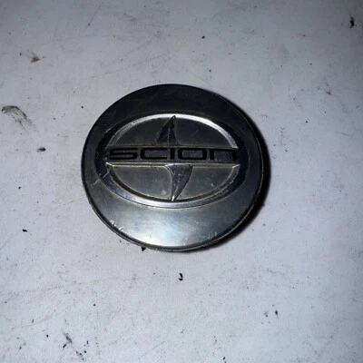 Tapacubos central de llanta de rueda 2 1/4 Scion OEM plateado Foto 1 de 4