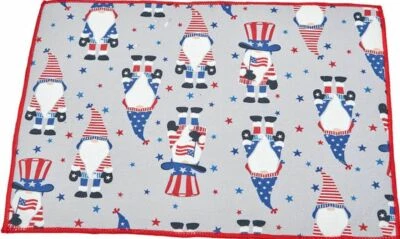 Alfombrilla de microfibra de secado rápido (14" x 21") EE. UU. GNOMOS PATRIÓTICOS, 4 DE JULIO, roja, MI Foto 1 de 4