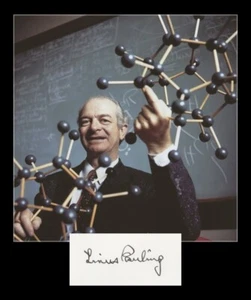 Linus Pauling (1901-1994) - chimico americano - cartolina firmata + foto - Premio Nobel - Foto 1 di 4