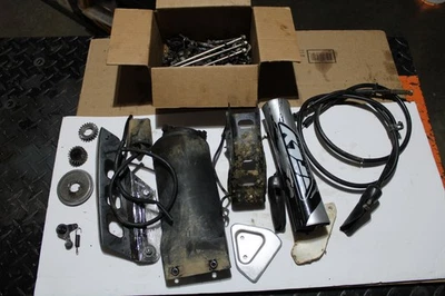 Yamaha TTR125E 2008 pieza pequeña, engranajes, herrajes, pernos, tuercas, arandelas, cables usados Foto 1 de 4