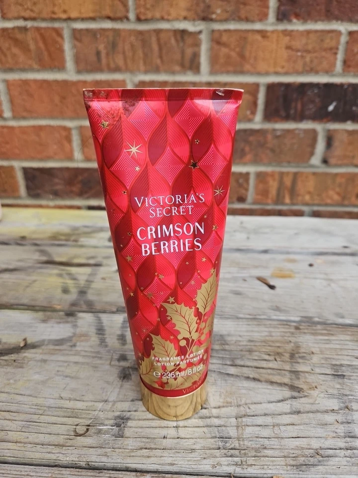 LOCIÓN CORPORAL VICTORIA'S SECRET BAYAS CARMESÍ 8,0 OZ EDICIÓN LIMITADA Foto 1 de 4