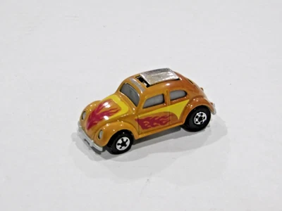 HOTWHEELS VOLKSWAGEN VW BUG TAN BEETLE CONVERTABLES COLOR CHANGER VERY NICE 1990 - image 1 of 4