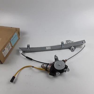 Motor ventana eléctrica delantera derecha TYC 660069 compatible con Nissan Altima (1998 1999-2001) Foto 1 de 4