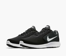 nike revolution three
