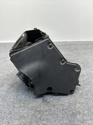 Caja purificadora de aire de admisión de motor AUDI Q5 V6 2009-2012 8K0133837E Foto 1 de 4