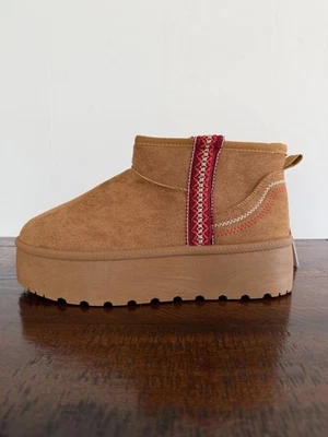 Olivia + Kate Low Faux Fur Lined Platform booties Women’s  Size 8.5  Light Brown - Image 1 of 4