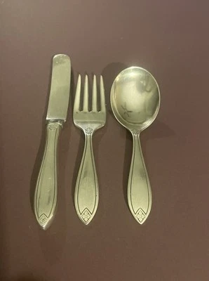 FIESTA, Juego de 3 Piezas Sterling Baby Youth de Hallmark Oneida, Envío Gratis Foto 1 de 4