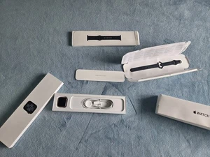 APPLE WATCH SERIES 5 GPS ALUMINUM 4 0MM Rose Gold - Picture 1 of 6