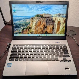 Fujitsu Lifebook S936/M Intel Core i5-6300U 2.40GHz SSD 256GB RAM 8GB 13.3 Inch - Picture 1 of 9