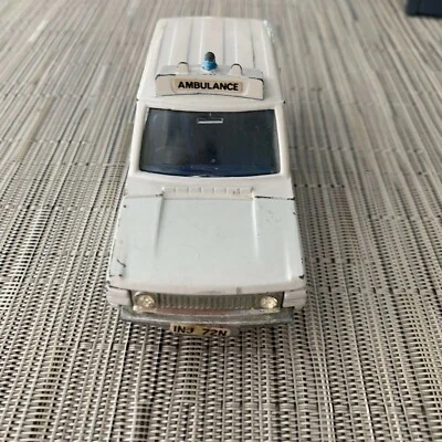 Dinky Toy Range Rover Ambulance - Image 1 of 4