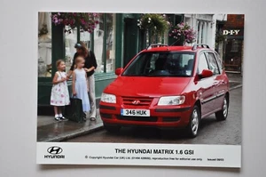 Foto de prensa de coche - Hyundai Matrix 1.6 GSI 2003 - rojo - vista frontal/lateral - Imagen 1 de 1