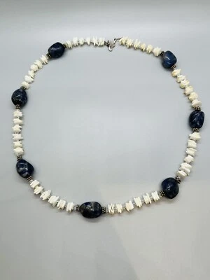 Collar vintage concha de mar apilada de piedra azul con broche de plata de ley 925 Foto 1 de 4