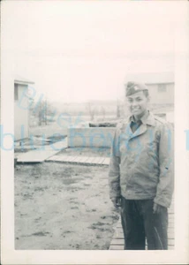 Post war US Army Officer photo of soldier in Philippines - Picture 1 of 2