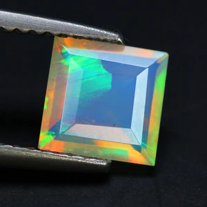 0.62 Cts_Great Collection_100 % Natural Untreated Multi-Color Flash Welo Opal - Picture 1 of 3