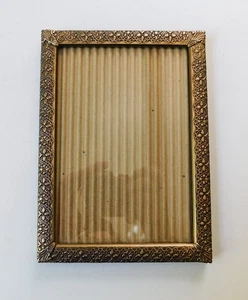 Vintage Ornate Floral Gold Tone Metal Picture Frame Holds 7 x 5 MF1 - Picture 1 of 4