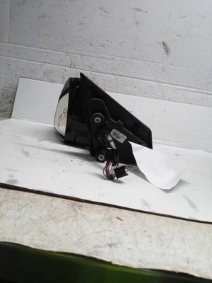 Cadillac SRX 2013 SUV de 4 puertas negro puerta izquierda usado OEM 607623 195 k kilometraje Foto 1 de 4