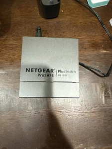 Netgear Prosafe GS105E 5 Port Gigabit Ethernet Plus Switch GS105E-2A1NAS - Picture 1 of 4