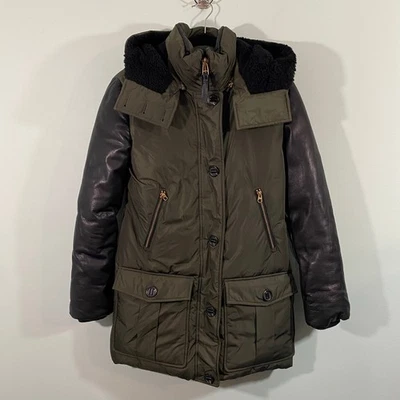 Parka para mujer Mackage verde Cynthia negra con mangas y ribete de cuero talla XS Foto 1 de 4