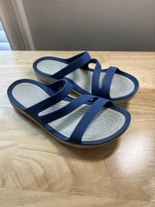 Crocs Swiftwater Sandals Womens 8 Blue White Iconic Slip On Strappy Slides - Picture 1 of 8