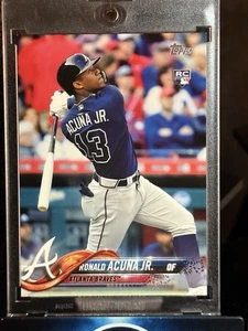 2018 Topps SERIE 2 HIGH # Rookie Variation Ronald Acuña Jr. #698 Bat Down (RC) - Bild 1 von 2