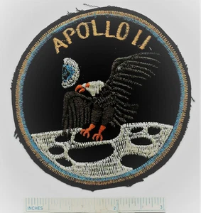 1969 APOLLO 11 NASA Space Moon Landing Shoulder Patch Astronaut Walk on Moon 1st - Picture 1 of 2