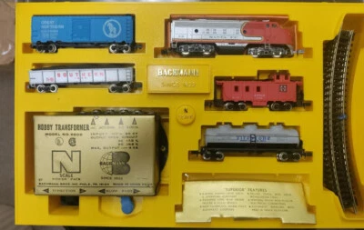 Bachmann N Scale Electric Train EMD F-9 Diesel Set Vintage - Image 1 of 3