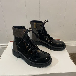 Michael Kors Alistair Damen-Stiefeletten Größe 8M Outdoor Combat Biker neu ohne Karton schick - Bild 1 von 8