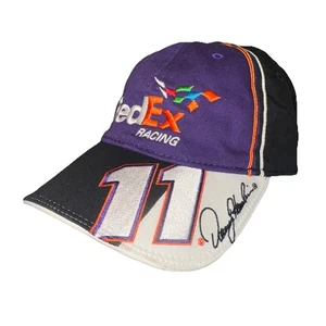 FedEx Racing Denny Hamlin Signature #11 lila/schwarz NASCAR Riemen hinten Mütze - Bild 1 von 14